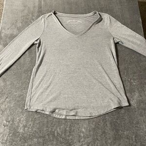 Long sleeve V cut